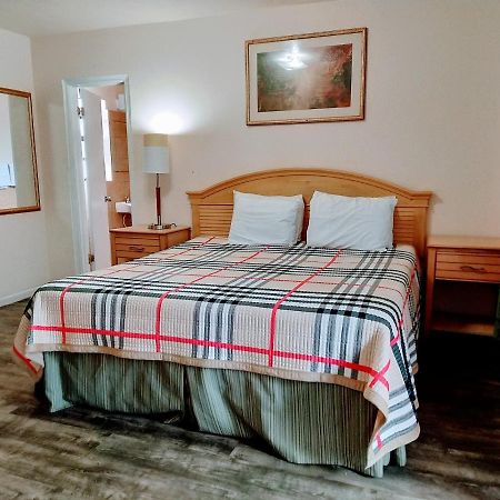 Travelers Inn - Клірвотер Екстер'єр фото