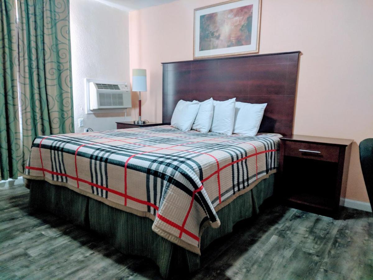 Travelers Inn - Клірвотер Екстер'єр фото