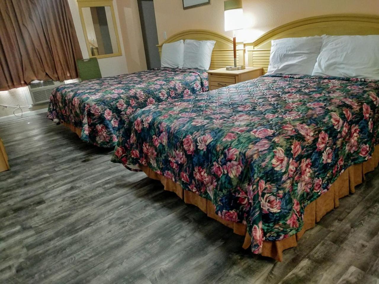 Travelers Inn - Клірвотер Номер фото
